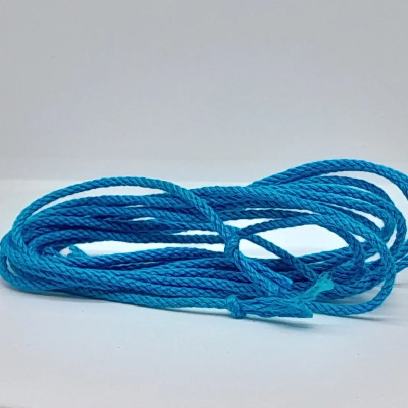 Strings for XL spintops